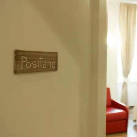 Stazione 4* Nápoly